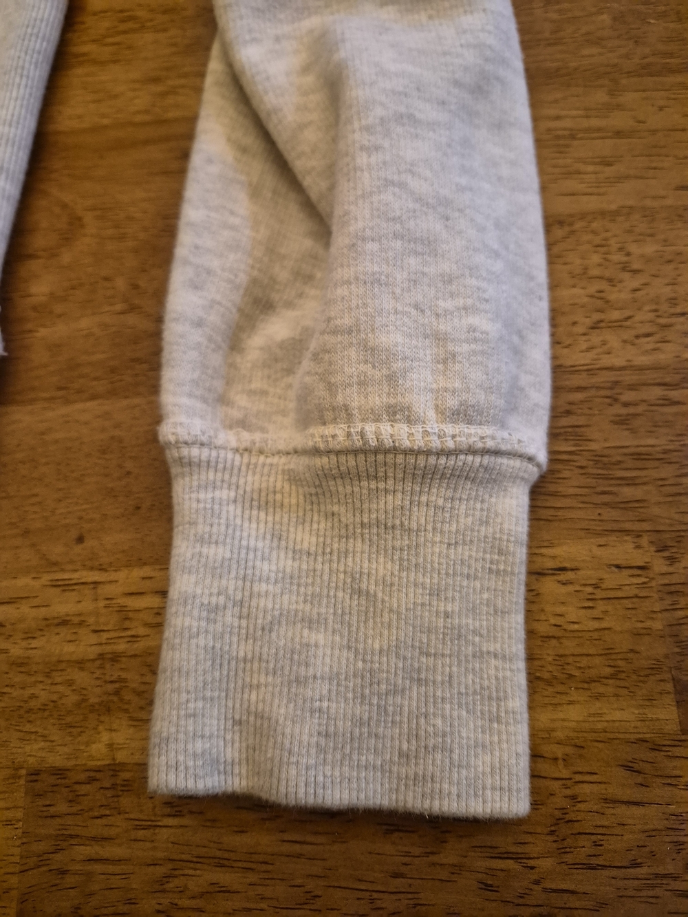 Women's Light Gray Crewneck Sweater with Maple Emblem - Picture 5 of 6